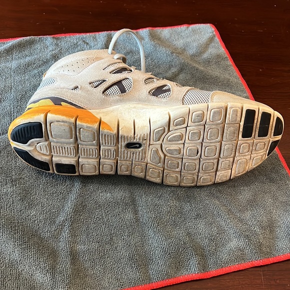 Nike Free Run 2 Sneakerboot Pale Grey Laser Orange 616744-002 size 12 - Picture 5 of 9